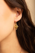 Pendientes Colgantes Zodíaco Acuario en Oro de 18k | Joyería Estilo Vintage