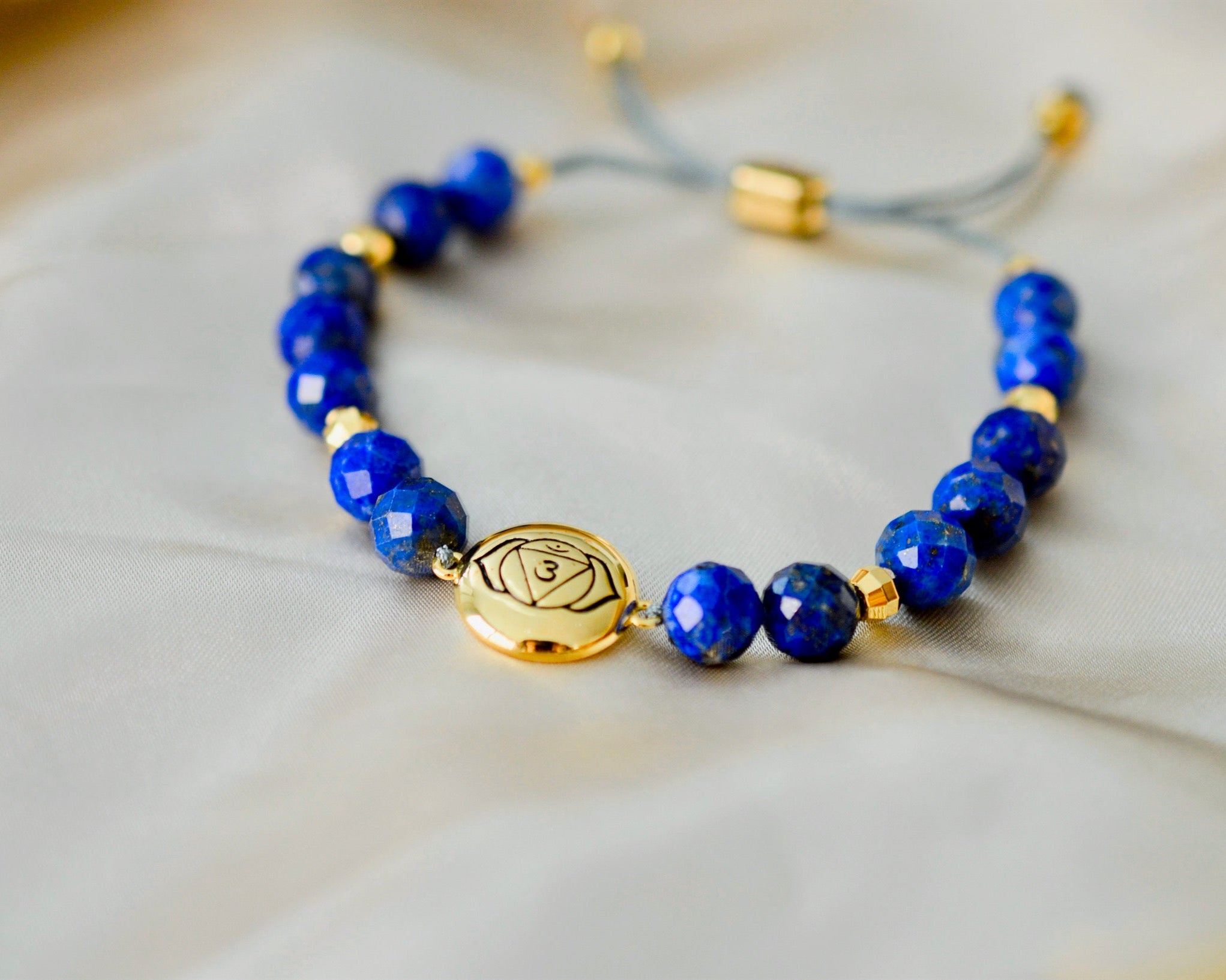Brow Chakra Lapis Lazuli Bracelet – Psychic Protection & Wisdom 18K Gold Plated Healing Jewelry