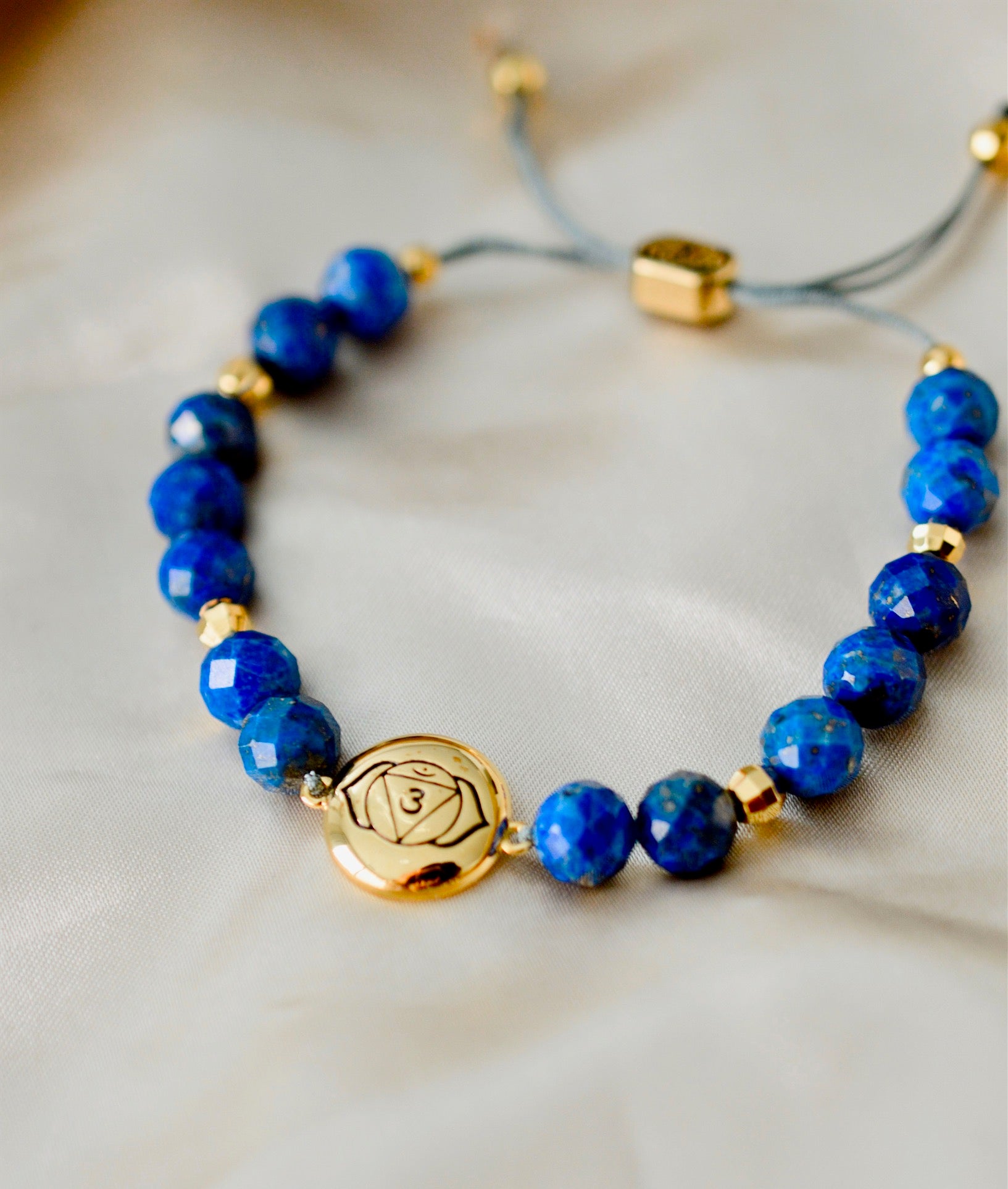 Brow Chakra Lapis Lazuli Bracelet – Psychic Protection & Wisdom 18K Gold Plated Healing Jewelry
