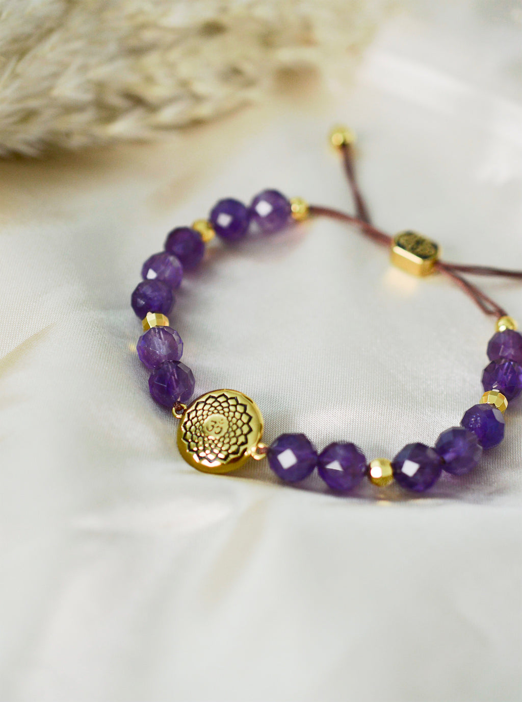 Crown Chakra Amethyst Healing Bracelet – Spiritual Healing & Stress Relief Crystal Jewelry