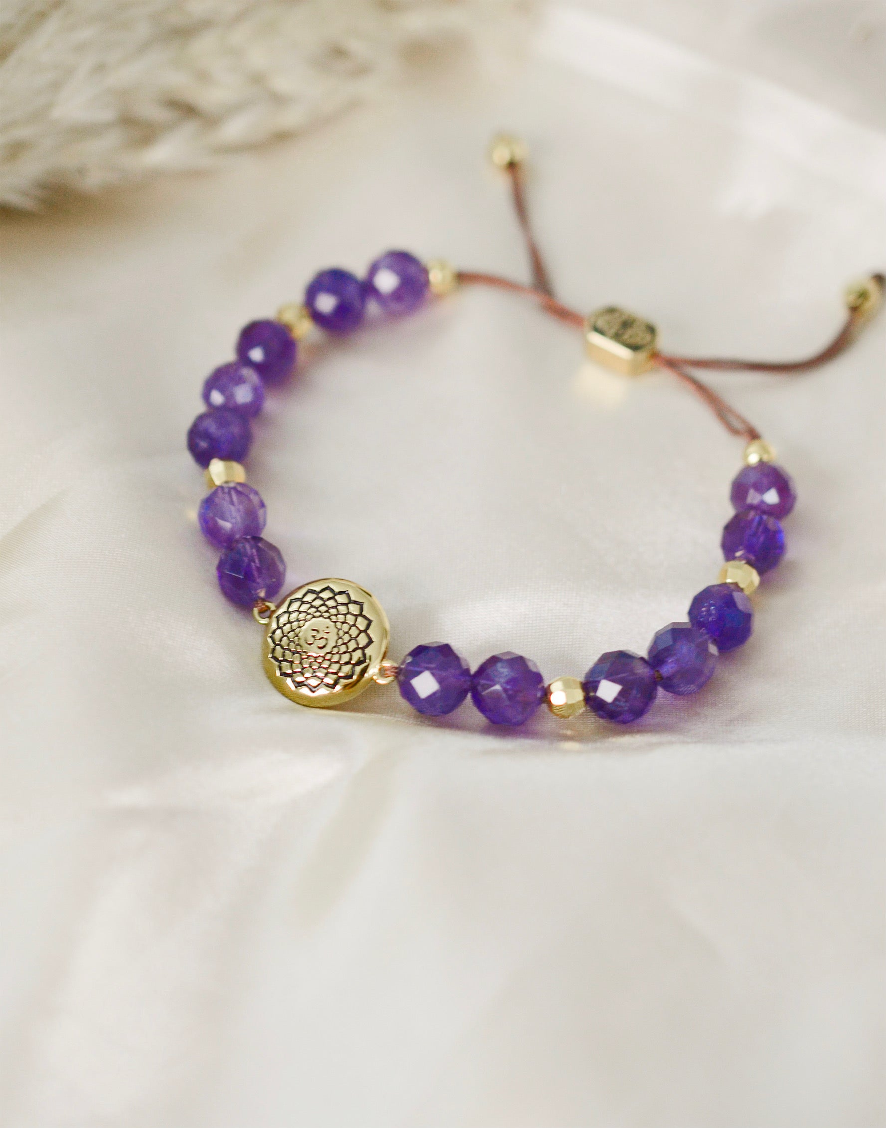 Crown Chakra Amethyst Healing Bracelet – Spiritual Healing & Stress Relief Crystal Jewelry