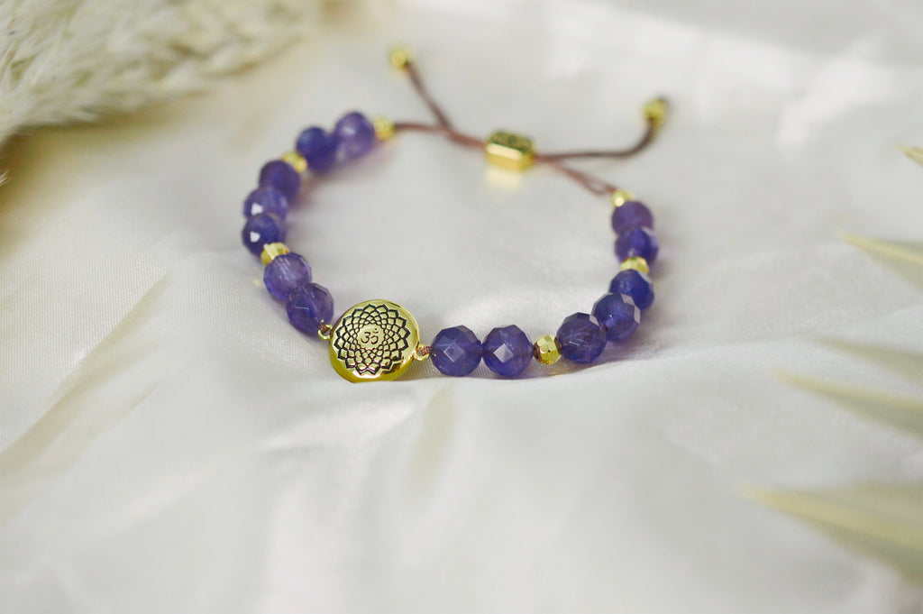 Crown Chakra Amethyst Healing Bracelet – Spiritual Healing & Stress Relief Crystal Jewelry