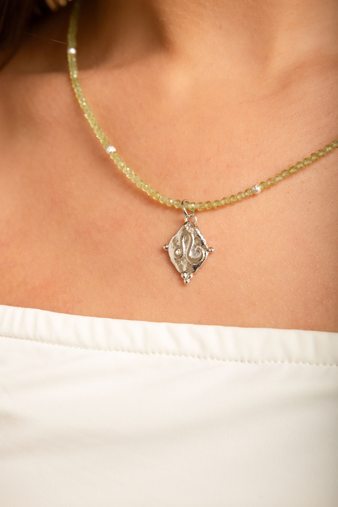 Leo Zodiac Gemstone Choker Necklace - Peridot White Rhodium Plated