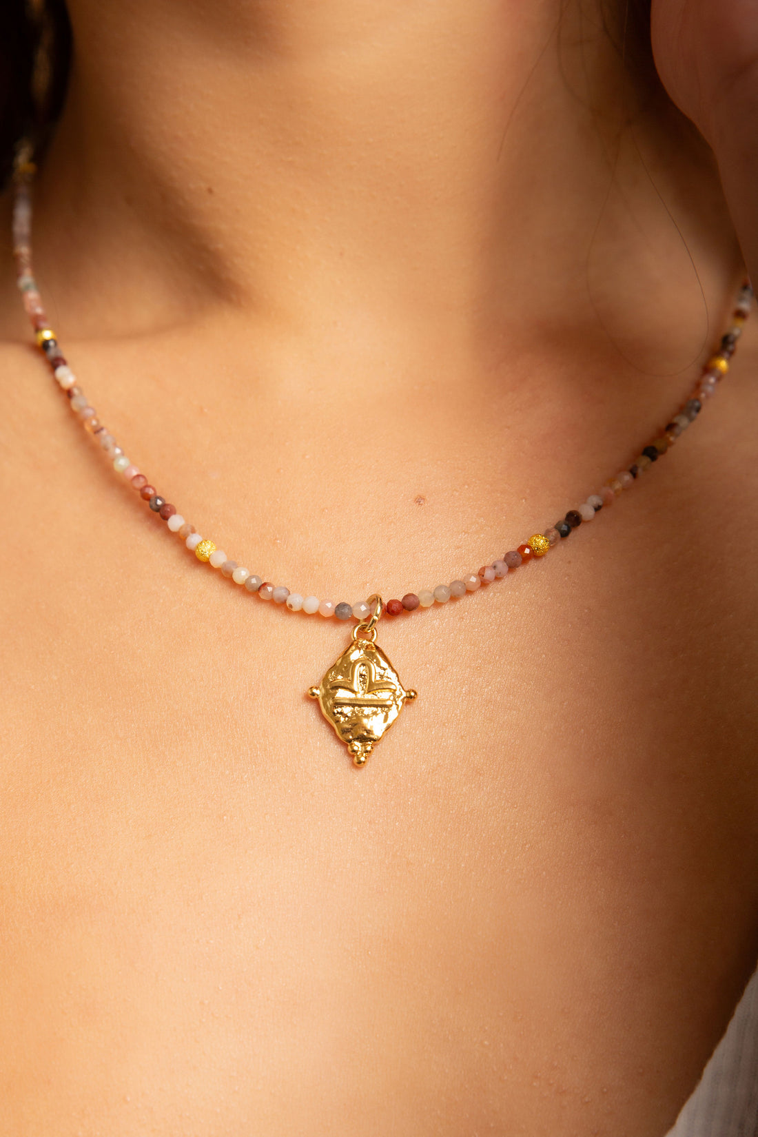 Libra Zodiac Gemstone Choker Necklace - Multi-Colored Opal 18k Gold