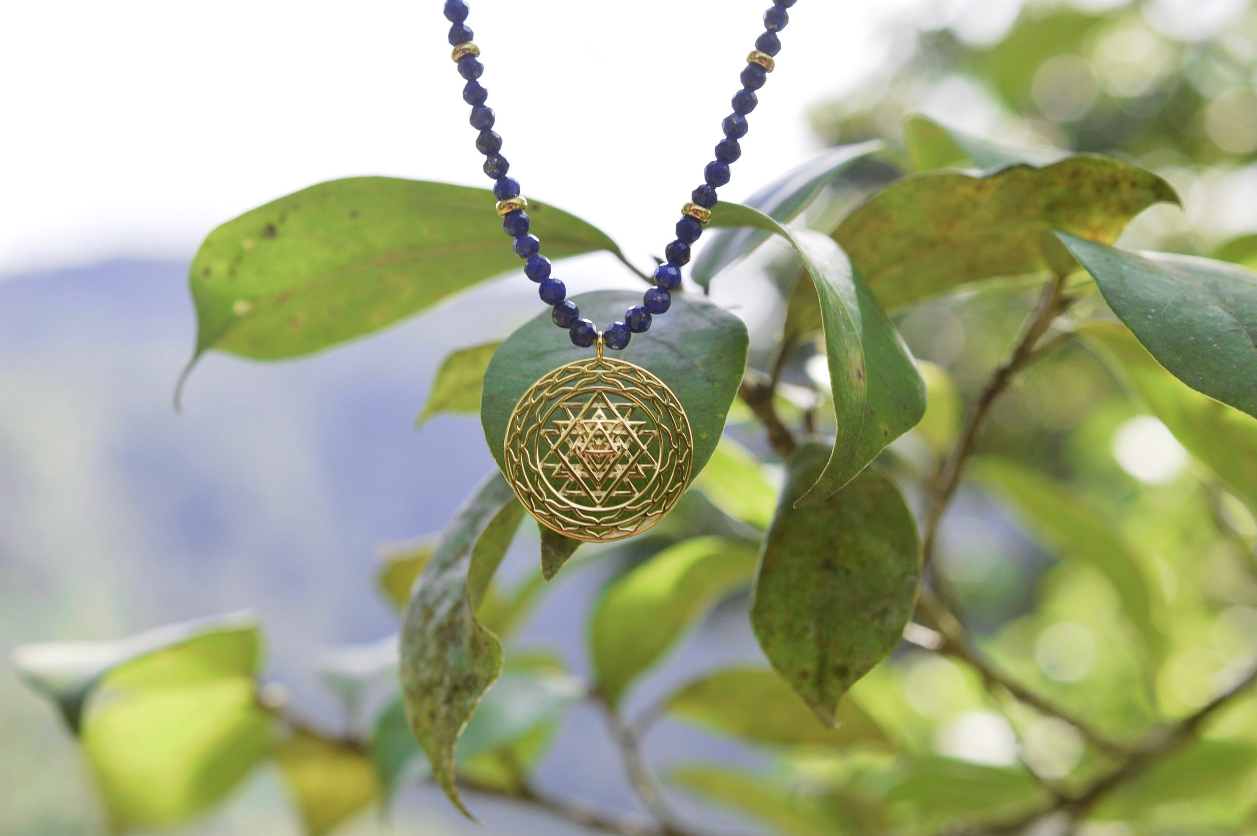 Sri Yantra Protection & Peace Necklace – Lapis Lazuli – 18k Gold Sacred Geometry Pendant