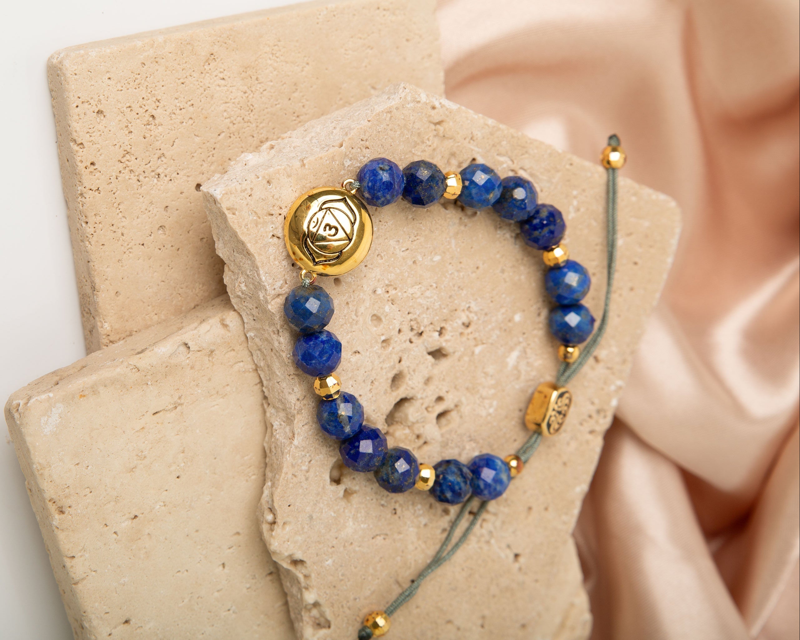 Brow Chakra Lapis Lazuli Bracelet – Psychic Protection & Wisdom 18K Gold Plated Healing Jewelry