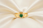 Anillo Corazón Claddagh | Amor, Amistad, Lealtad | Circonita Esmeralda y Oro