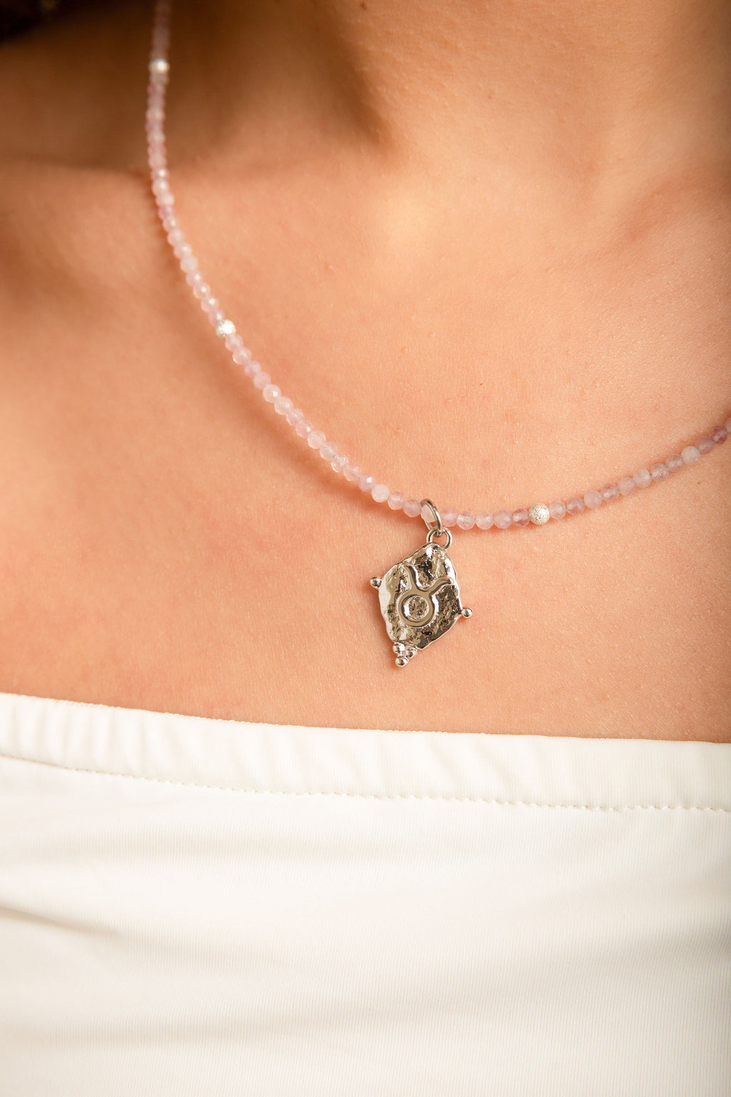 Taurus Zodiac Choker Necklace – Rose Quartz White Rhodium Plated Horoscope Jewelry