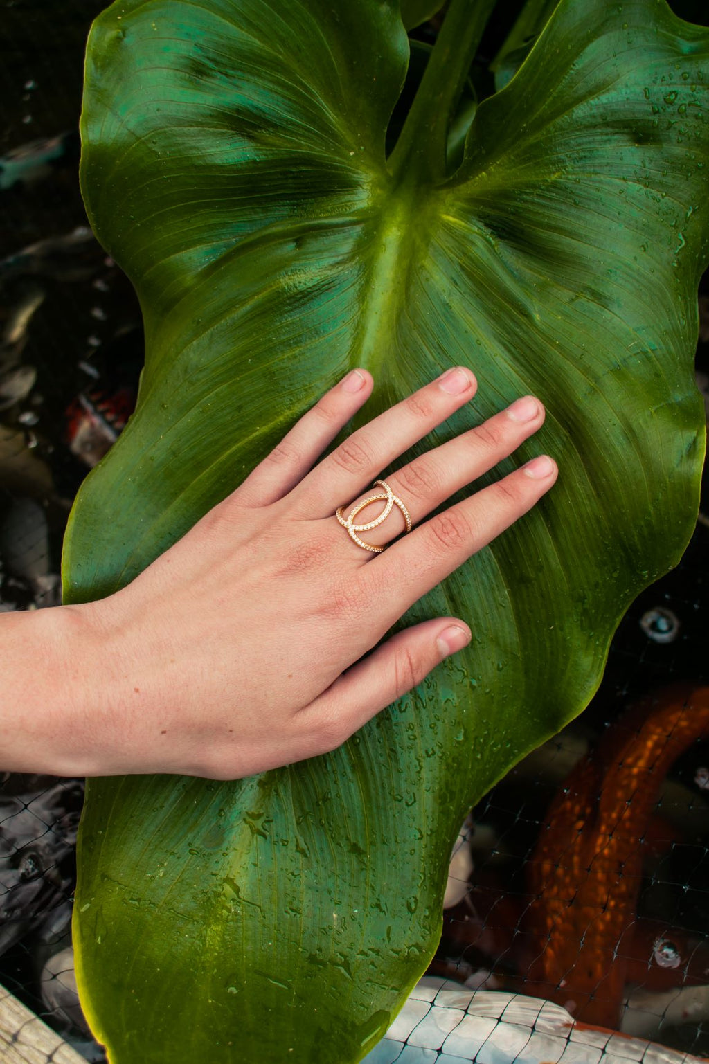 Ascension Criss Cross Ring - 18k Gold - White Topaz