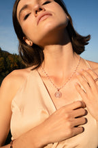 Collar de energía armoniosa Sri Yantra - Ópalo blanco - Joyería espiritual de oro rosa