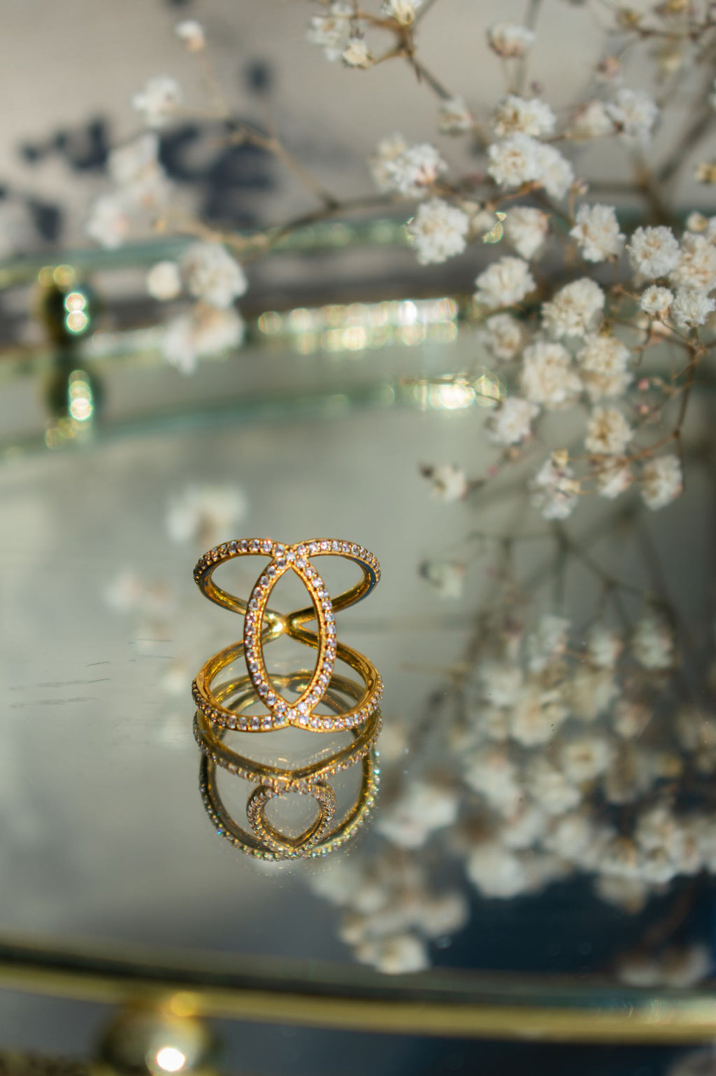 Ascension Criss Cross Ring - 18k Gold - White Topaz